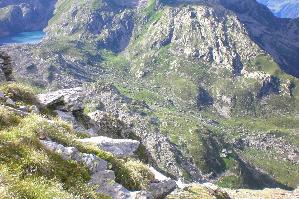 Abstieg vom Campo Tencio mit Blick auf die Cap. Campo Tencia