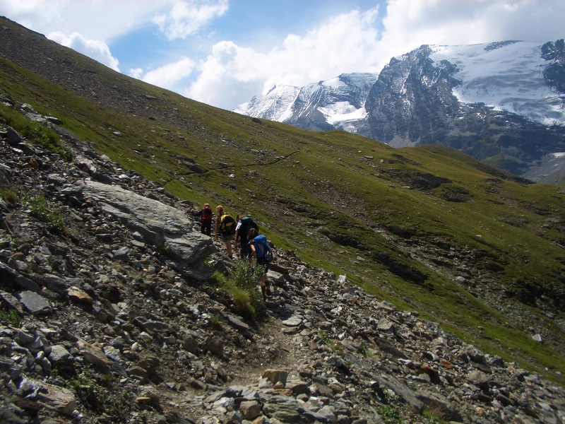 langer Weg zur Bezzi Hütte